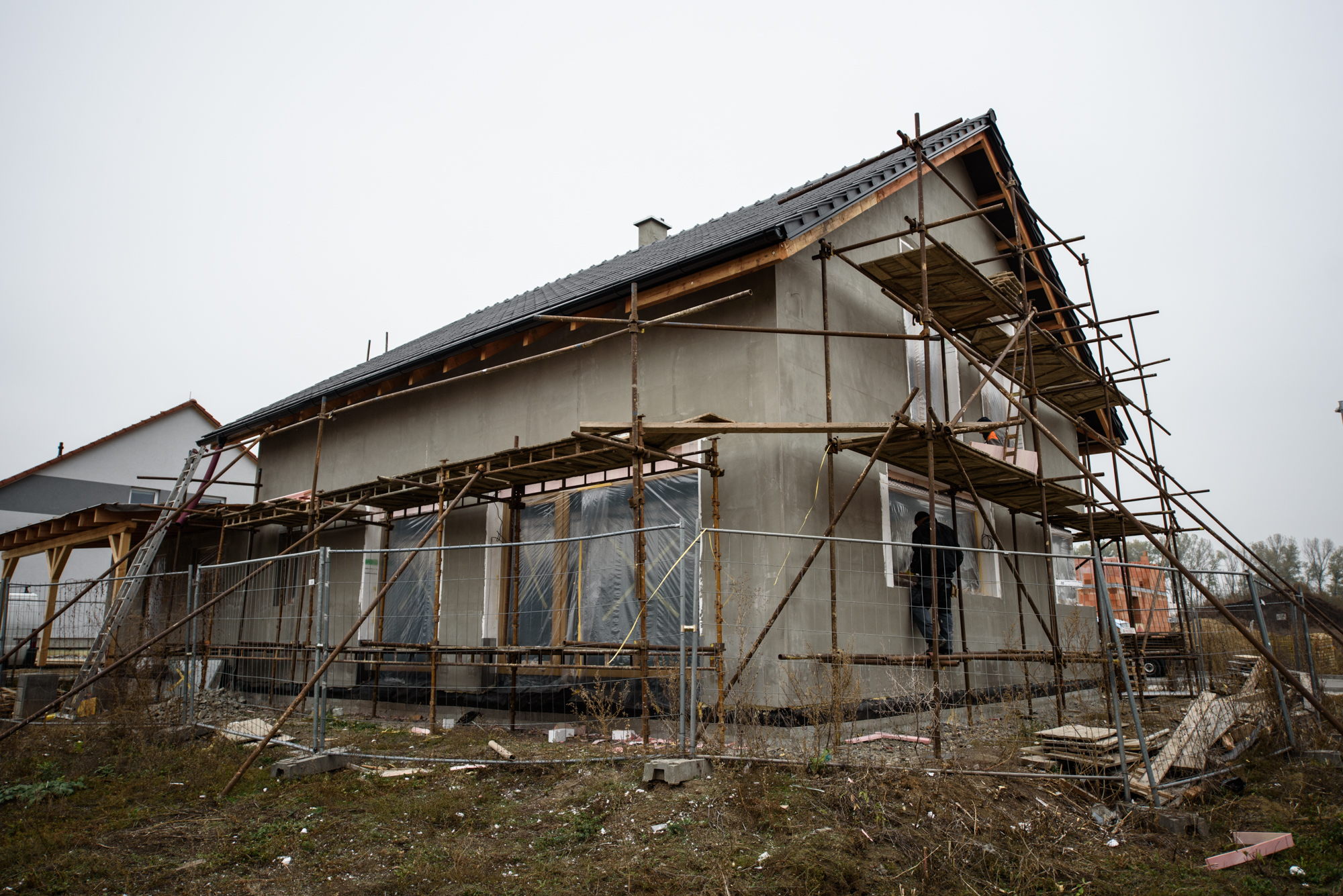 NOVOSTAVBA PASIVNÍHO RODINNÉHO DOMU KOMOŘANY